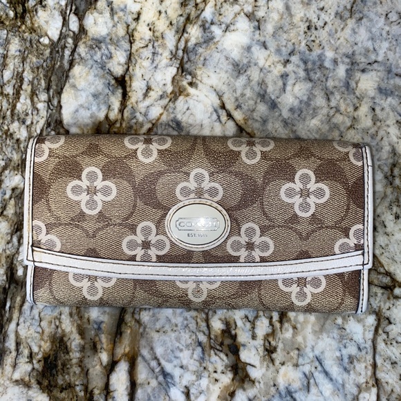 Coach Handbags - Coach Clover Snap Wallet